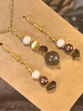 Handcrafted elegant oriental agate amber necklace and earring set